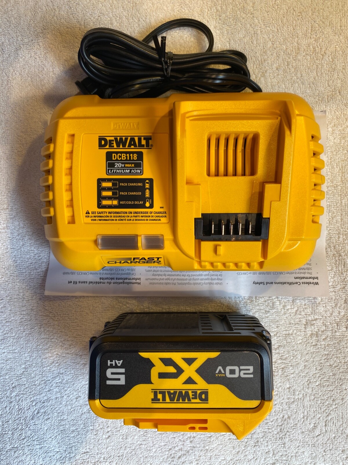New Dewalt DCB118 20V Max Fast Charger & DCB205 20V MAX XR 5.0Ah Battery 20 Volt gallery