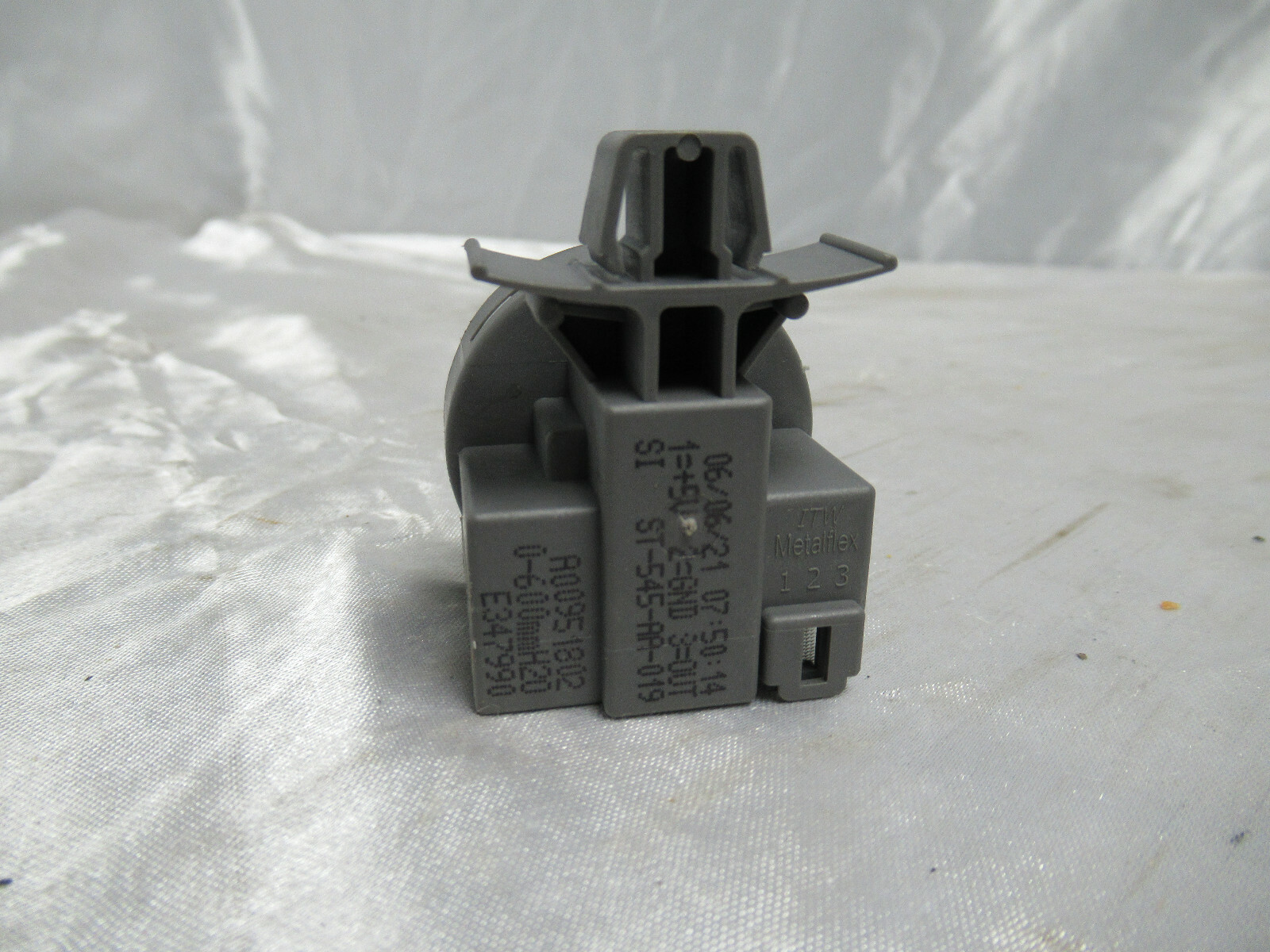 OEM Frigidaire Stack Unit Washer/Dryer Washer Sensor 5304504885 (Lot #30) gallery