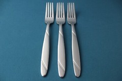 3 Dinner Forks Oneida RISOTTO 18/10 Stainless Frosted Handle 7 3/4″