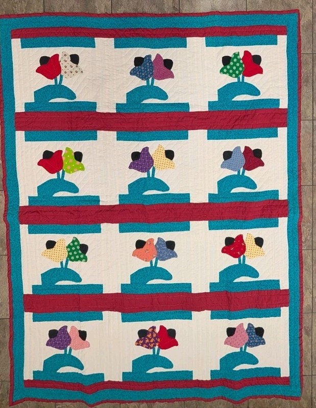 Quilt Handmade Beautiful Pattern Made in Early 90's, 71" + X by 54" Very Clean! gallery