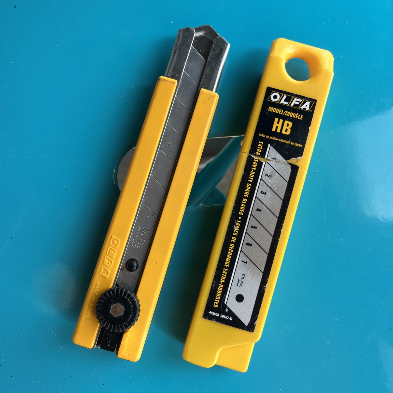 OLFA Razor H-1 Tool and Spare Blade Set HB Extra Heavy Duty 402600 00607 SI .7mm gallery