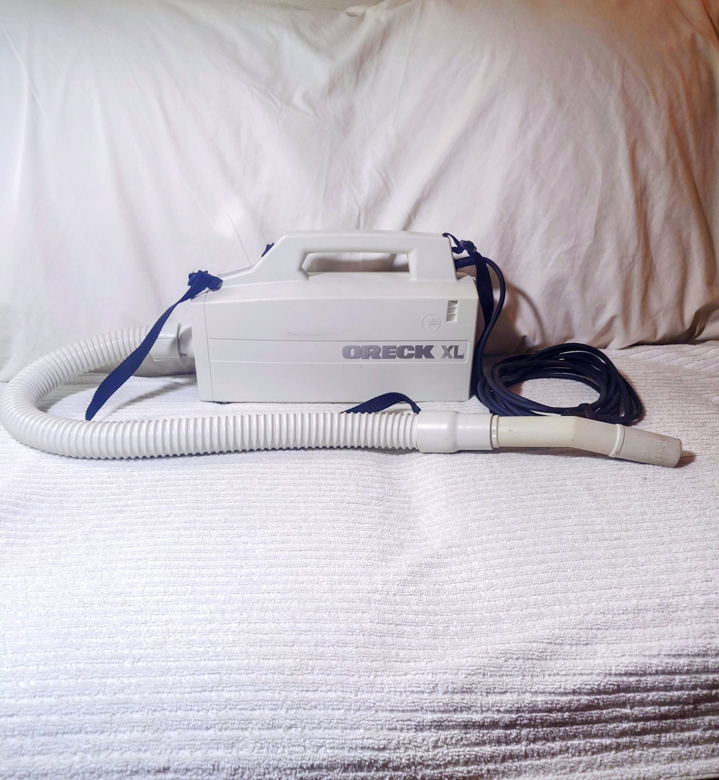 ORECK XL Model BB870-AW Portable Vacuum Cleaner, Works Great! gallery