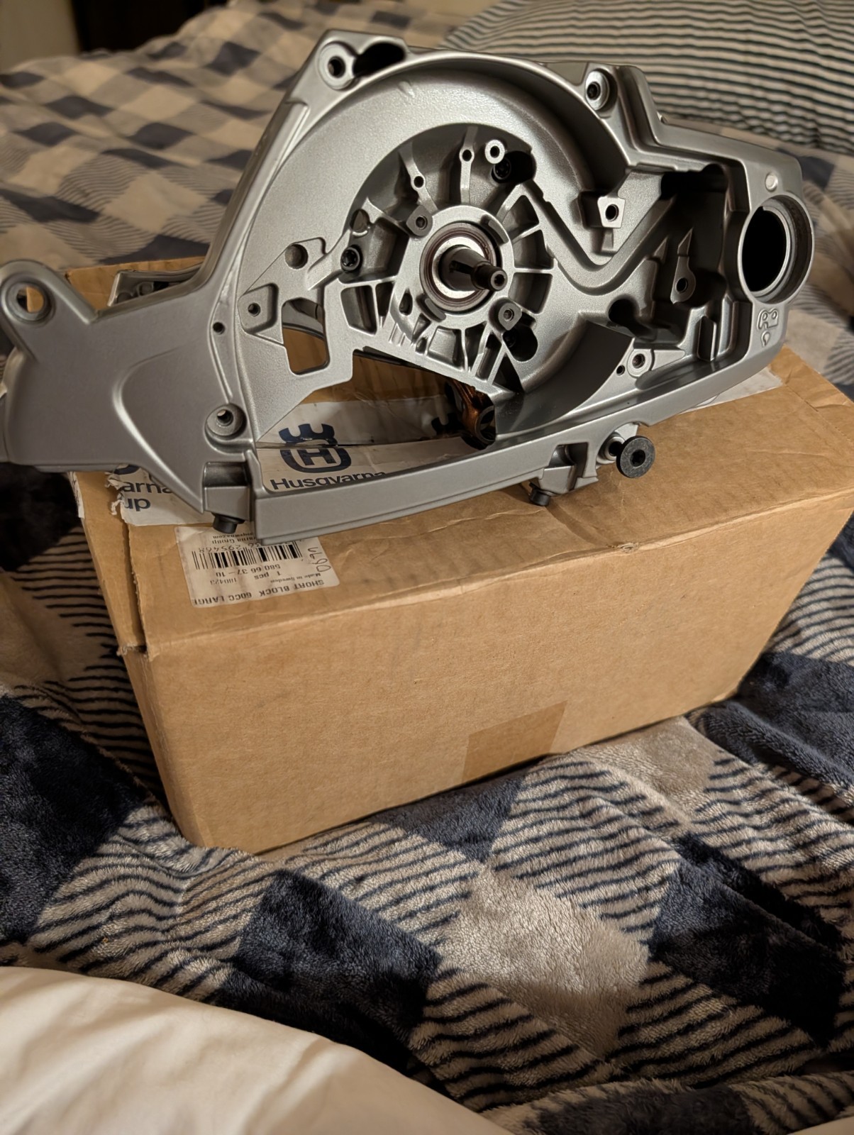Genuine Husqvarna 562XP Crankcase Short Block 60cc Large OEM # 580663710 gallery