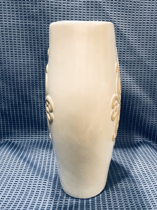 Decor Hosley Scroll Double Sided Oval Design Glazed Vase Cream & Tan 9 1/4” gallery