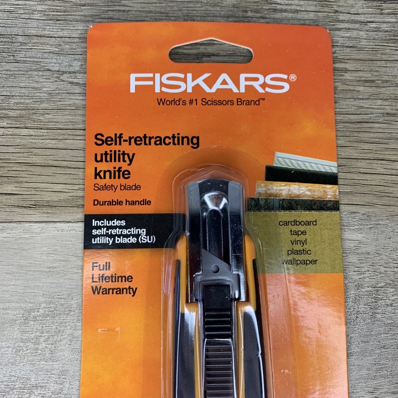 Fiskars 144740-1001 Self-retracting Utility Knife Box Cutter gallery