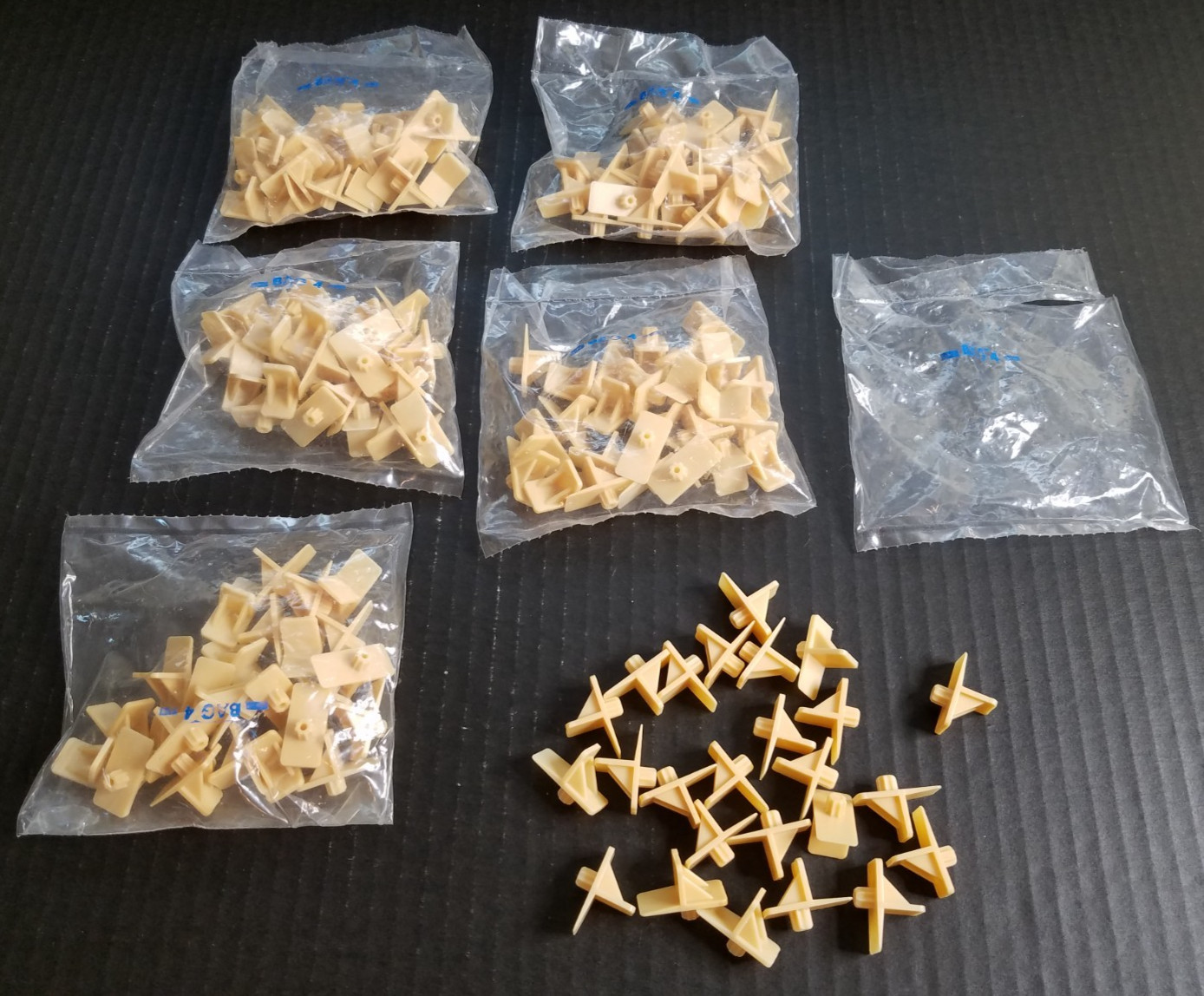 Shelf Support 1" High 1/2" Wide 5 Lbs Capacity 6 Packs 25 Count Ea Plastic Brown gallery