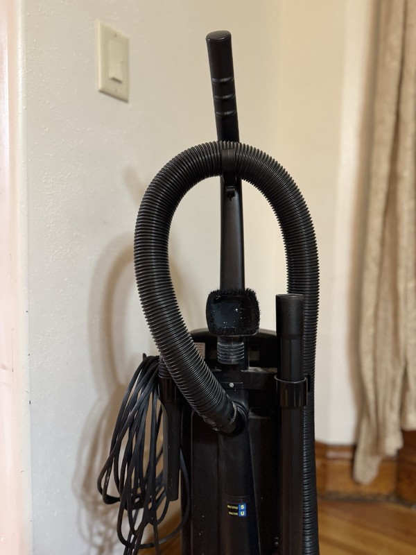 Dirt Devil FeatherLite Bagged Upright Vacuum Cleaner Model 085590 gallery