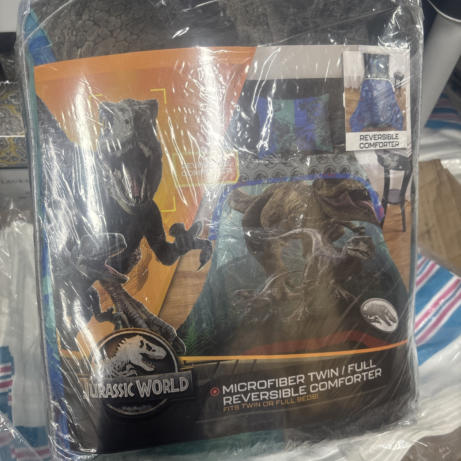 Jurassic World Reversible Twin/full Comforter Retail $69.99 New in FACTORY Bag. gallery