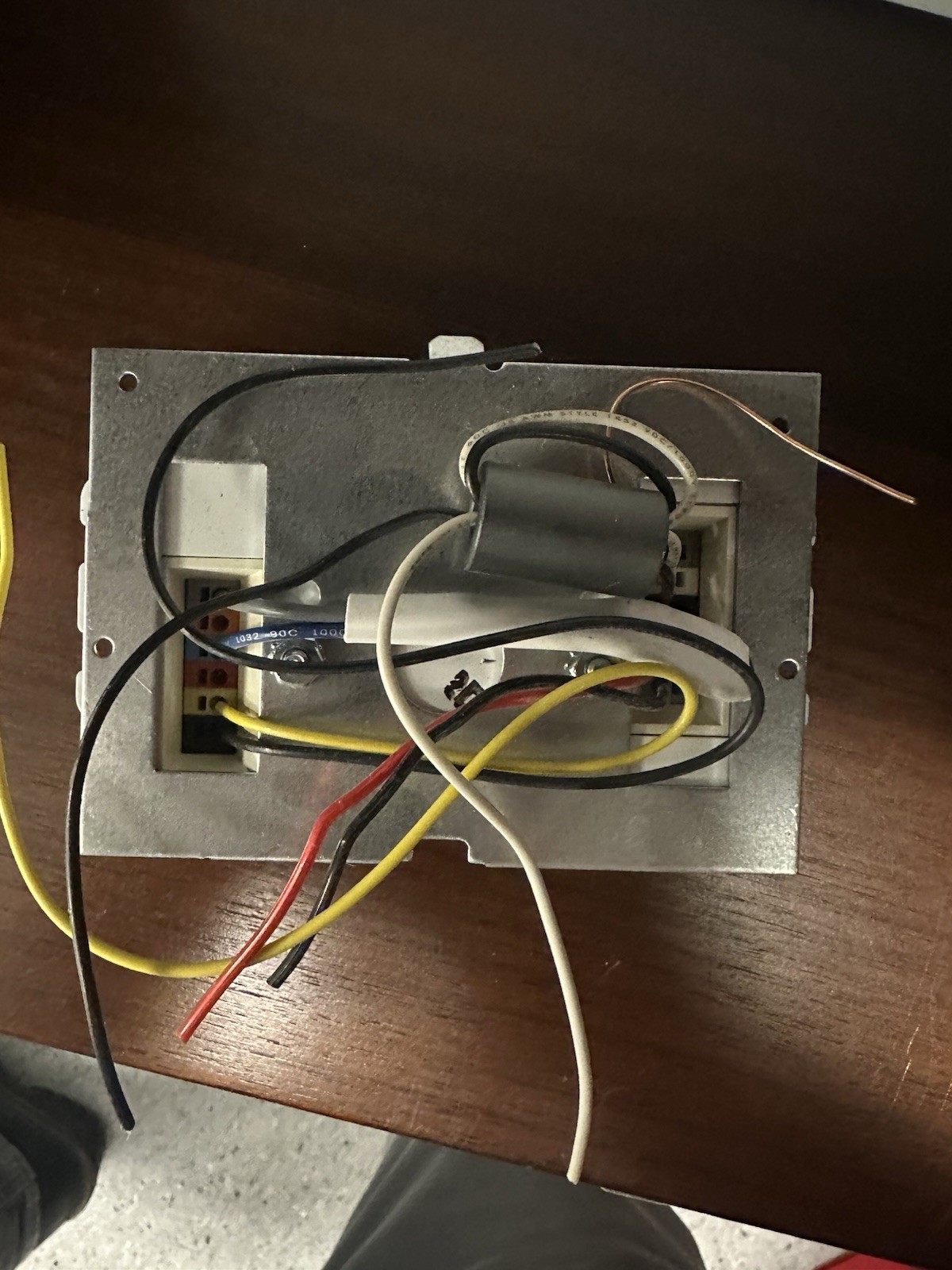 Philips Advance 9137-012-13402 LED Driver Xitanium 39W 0-10v Dimming 120-277V gallery
