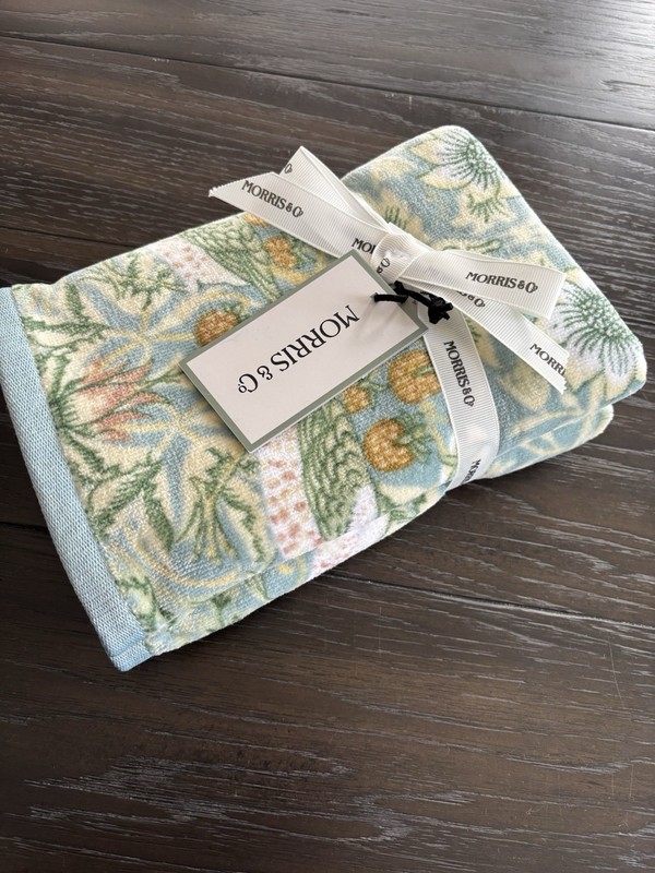 2 Morris & Co. William Morris Strawberry Thief Floral Velour HAND Towels NWT gallery