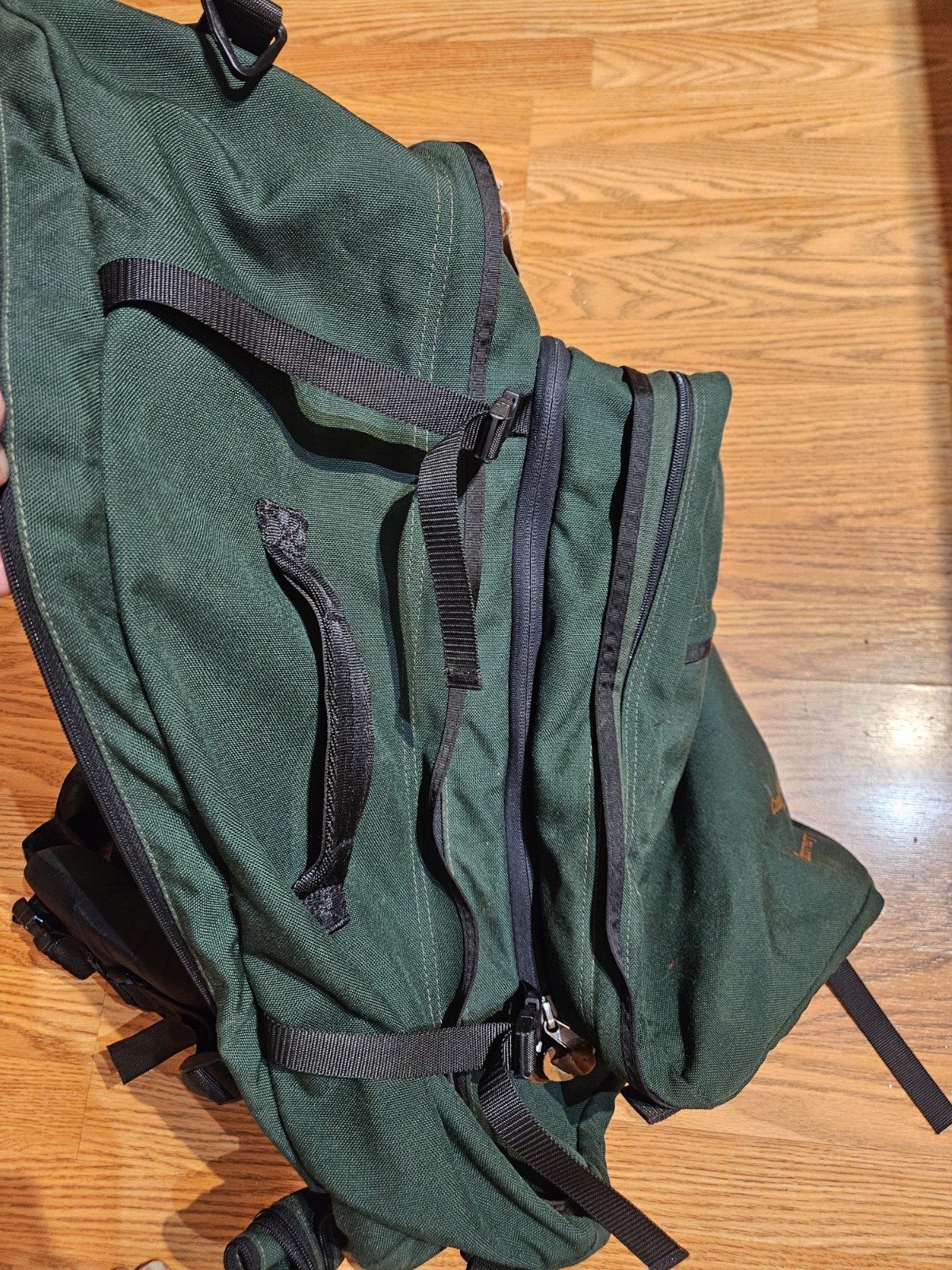 Camp Trails Discovery Internal Frame Large  Backpack with detachable day pack gr 2