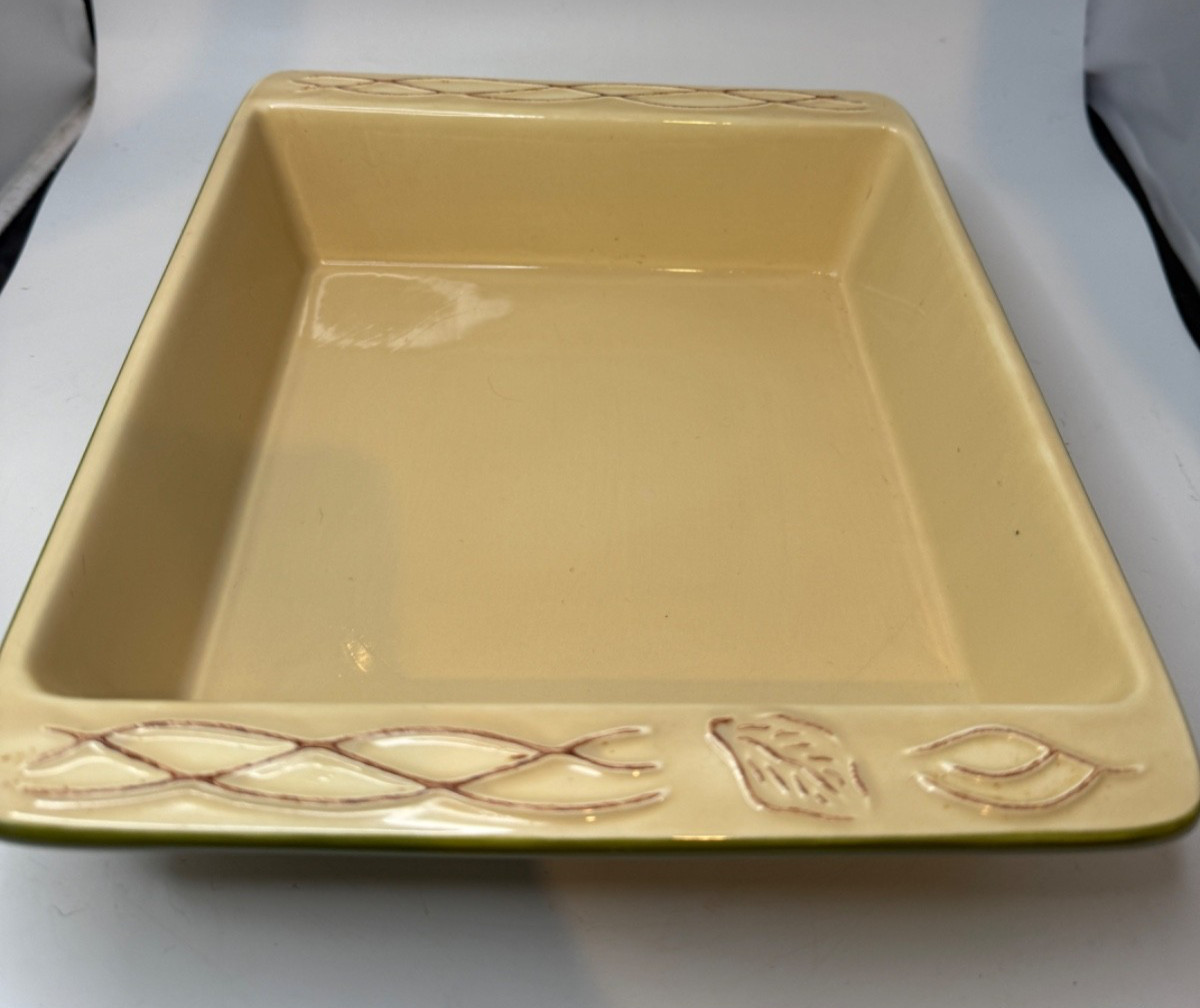 Tastefully Simple Square Baking Pan Green Leaf Host Collection 9 In x 9 In gallery