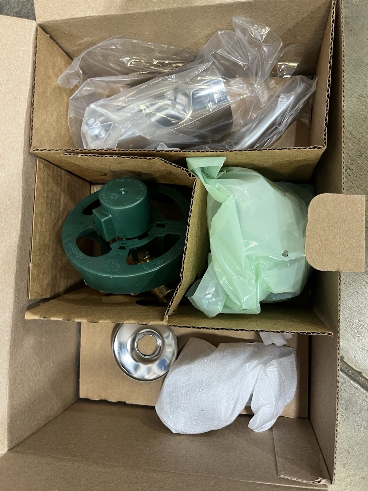 Moen Posi-Temp L2369EP Pressure Balanced Tub & Shower Trim Kit (Valve Included) gallery