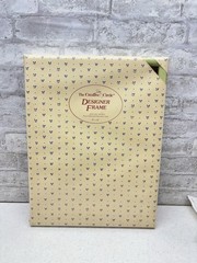 Creative Circle 12×16 Designer Frame