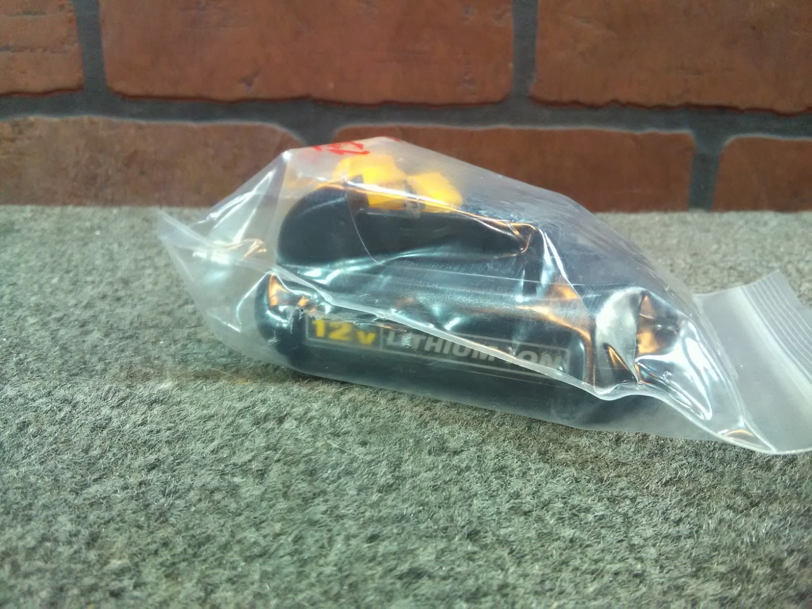 ***GENUINE*** Dewalt DCB120 12V MAX Lithium Ion Battery Pack-***NEW*** gallery