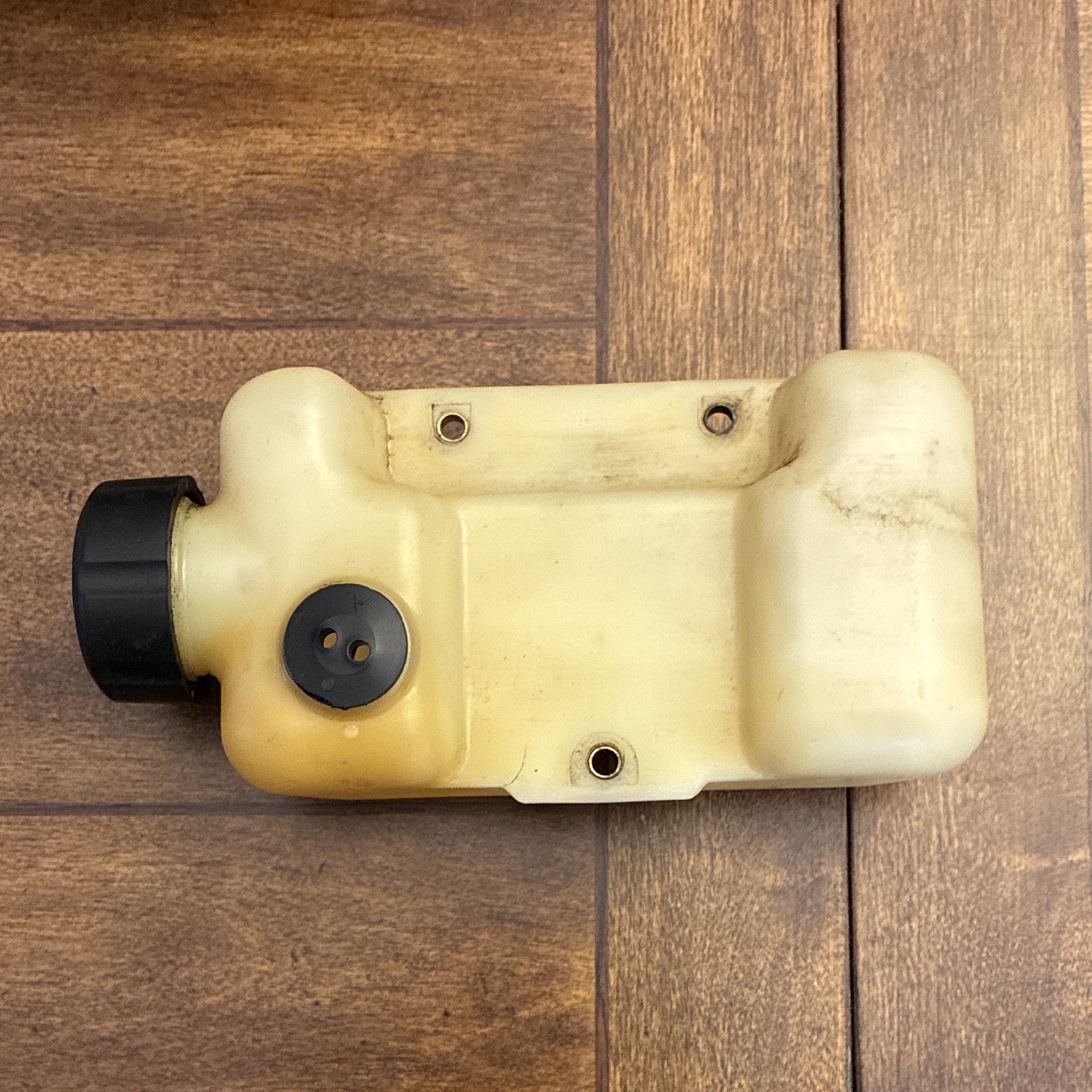 Toro Plastic Fuel Tank w/ Cap for String Trimmer, Beige/Black fits model 51950A gallery