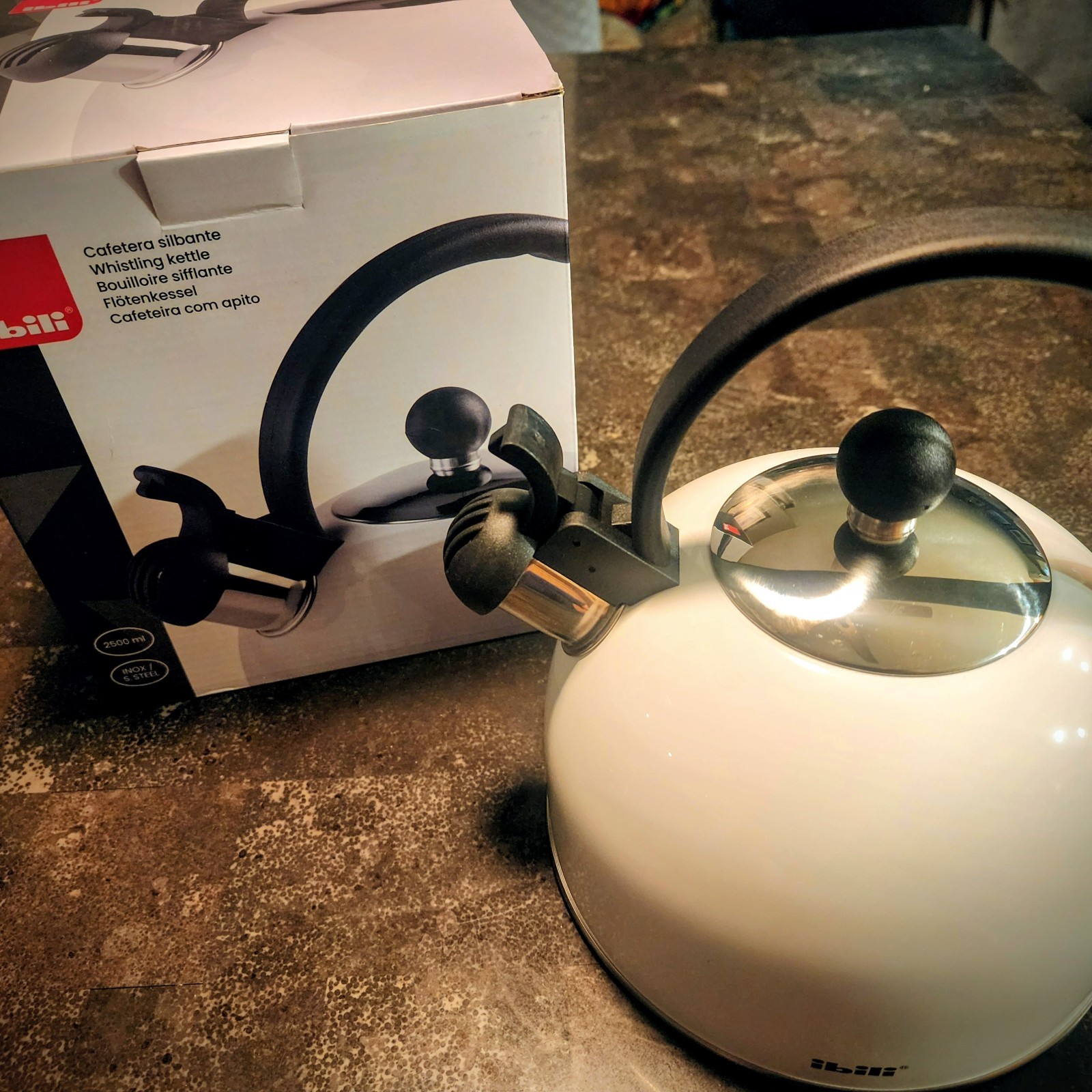 Ibili Cafeteria Silbante 2.5L Whistling Kettle, Brand New, White gallery