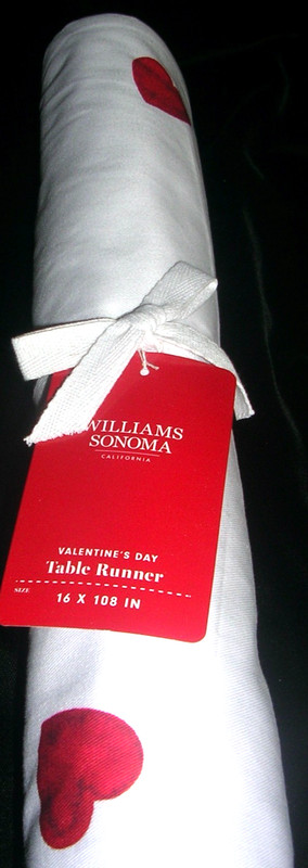 WILLIAMS SONOMA HEART TABLE RUNNER 100% COTTON 16 X 108 INCHES NEW WITH TAGS gallery
