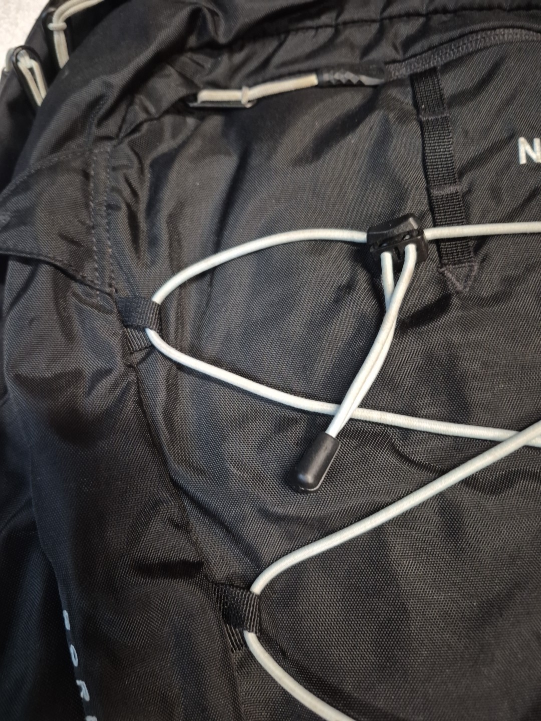 The North Face Borealis CHK3 Backpack! In Very Good Condition! 4