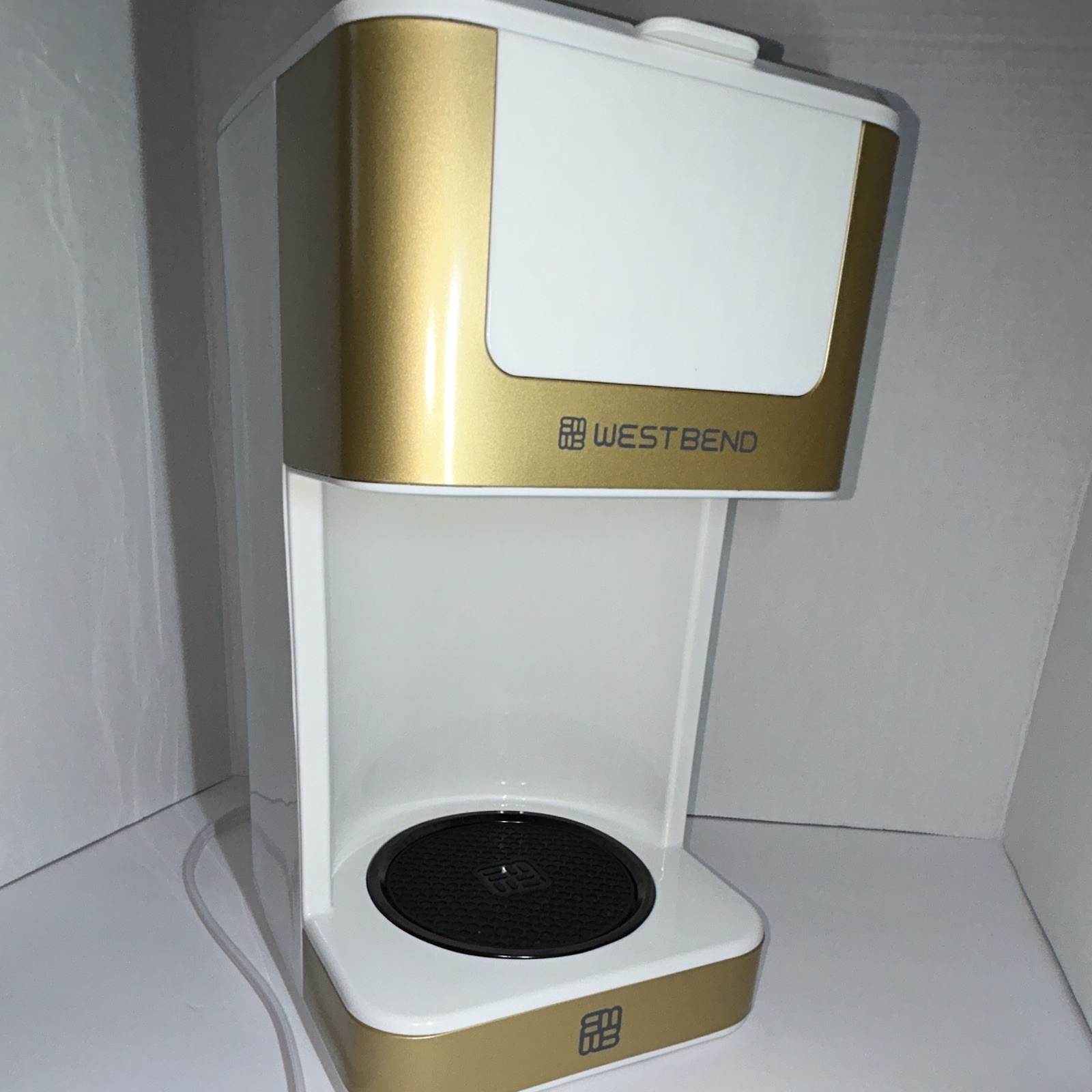 West Bend Single Serve Pod Coffee Maker Machine, White/Gold Plastic gallery