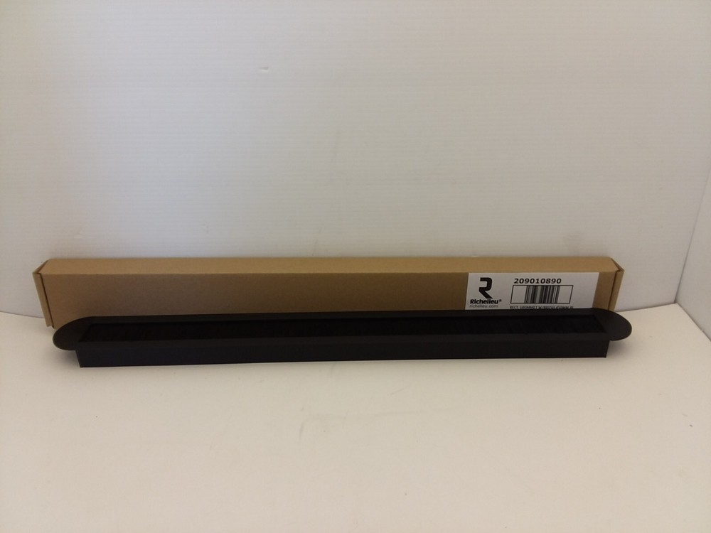 RICHELIEU 209010890 RECTANGULAR GROMMET WITH BRUSH AND ROUNDED ENDS NIB