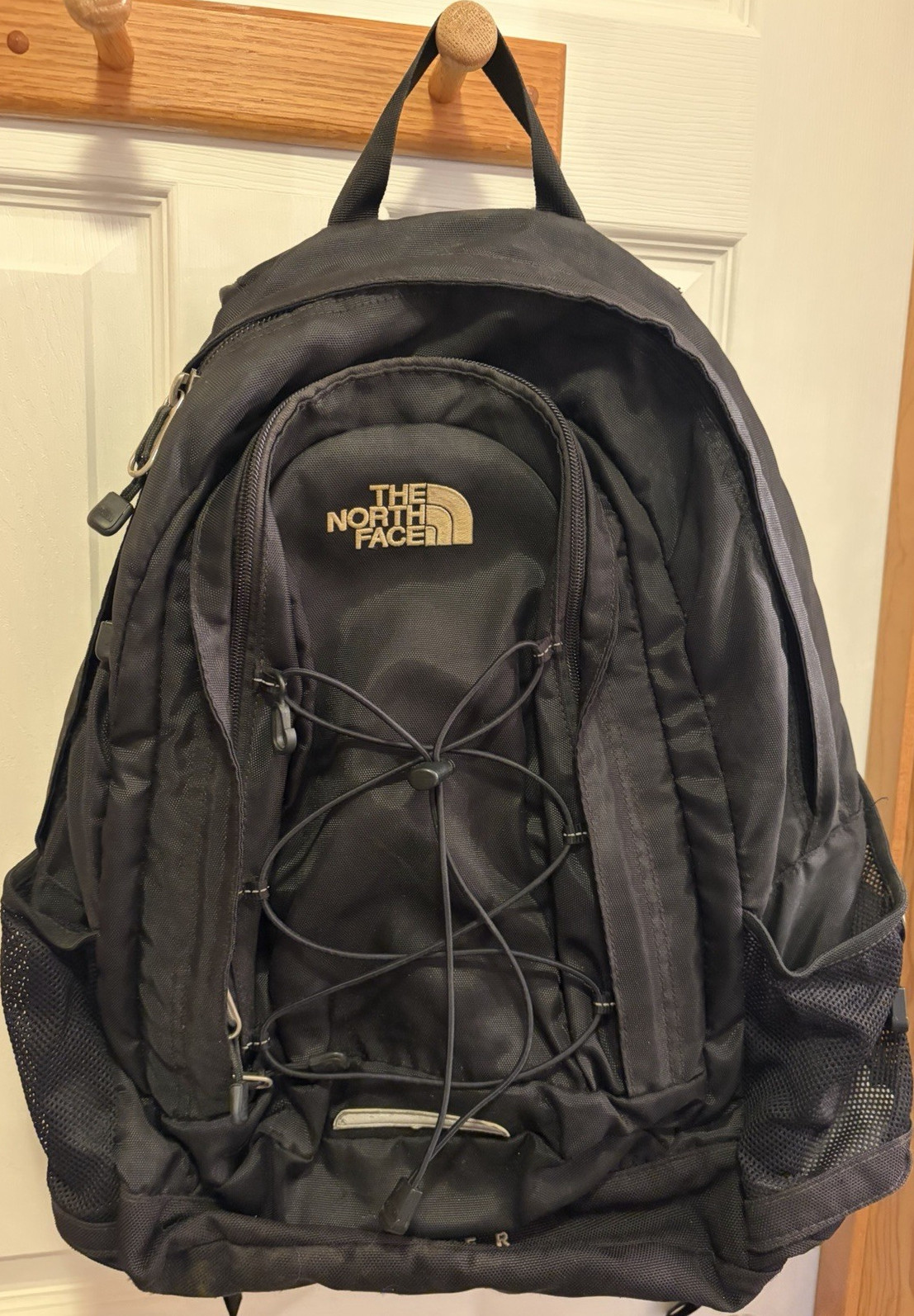 The North Face Black Jester Backpack Mesh Side Pockets Padded Straps Zip Closure