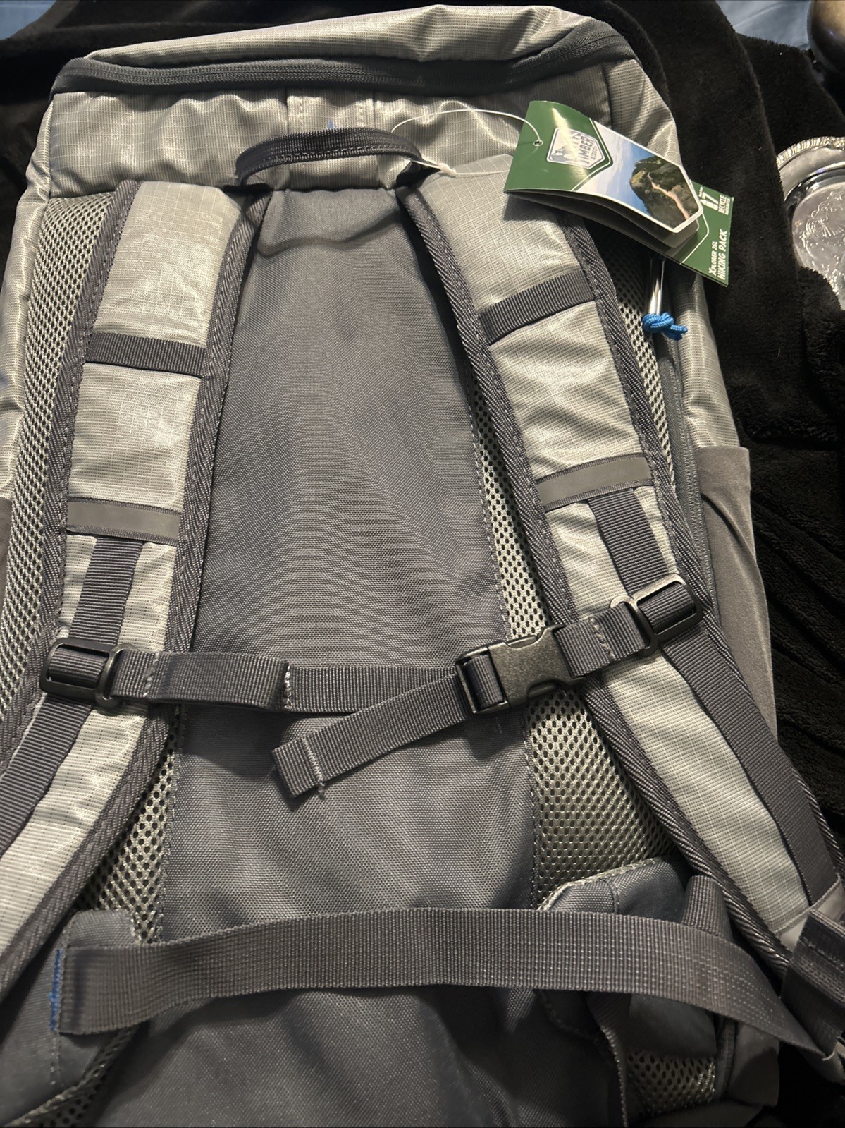 Timber Ridge Xplorer 25L Hiking Pack, Grey 2
