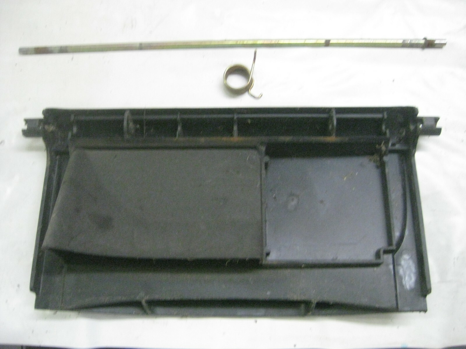 Bolens Mower 11A-414A065 Rear Discharge Door Assembly Part 731-06847, 731-05865 gallery