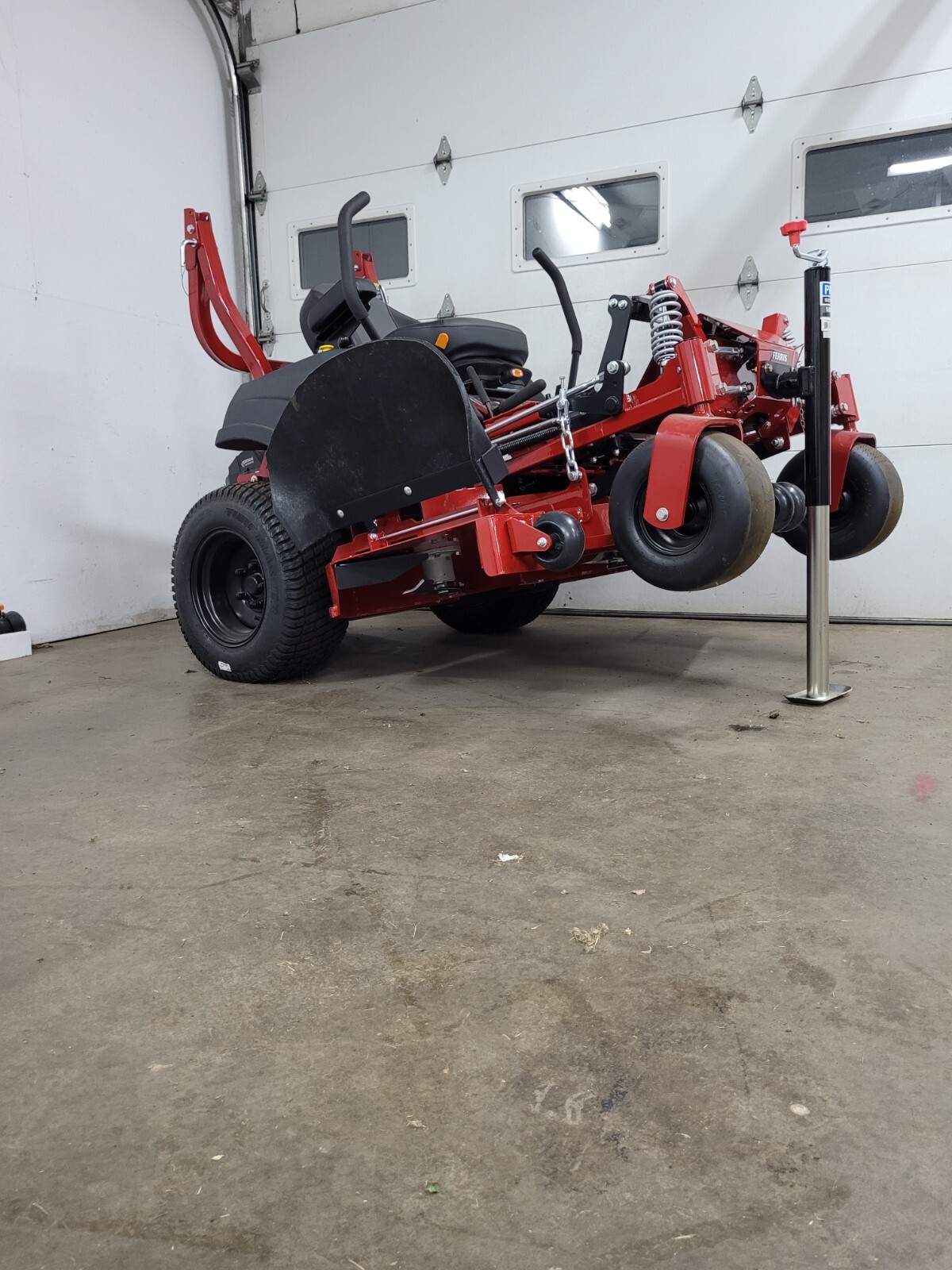 Ferris Mower Service Jack and Mount Kit for ISX800 ISX2200 ISX3300 gallery
