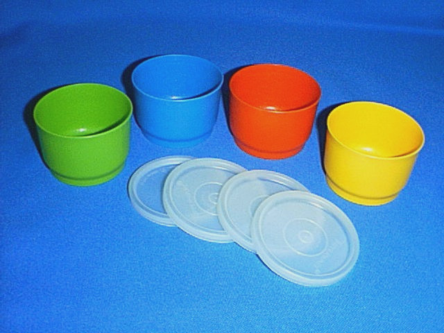 TUPPERWARE (4) Snack Cups #1229 with Sheer Seals #297 GREEN BLUE RED YELLOW gallery