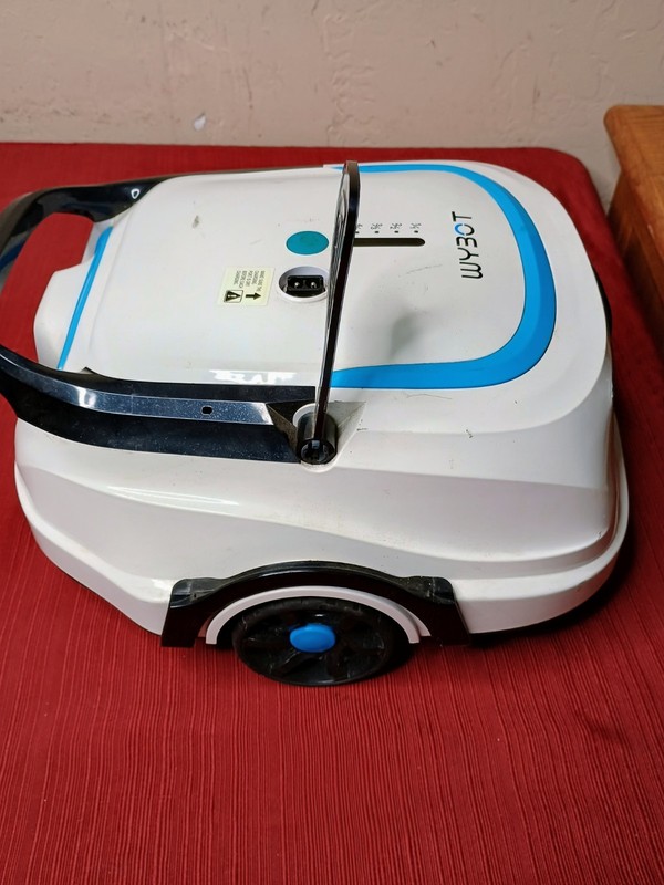 WYBOT A1 Cordless Robotic Pool Cleaner, Automatic Pool Vacuum Robot **UNTESTED** gallery