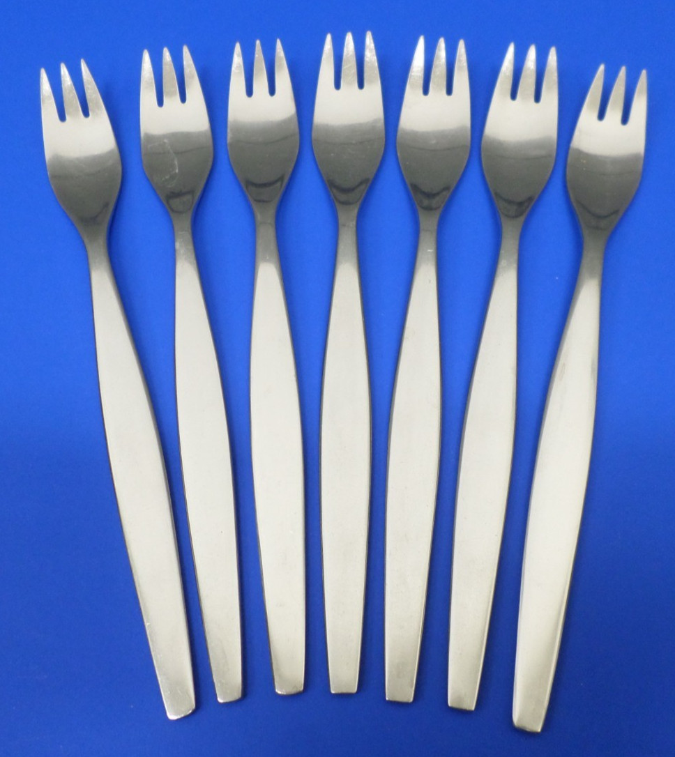 7 - Gense FOCUS Satin 18-8 Stainless SWEDEN Flatware 7 7/8" DINNER FORKS gallery