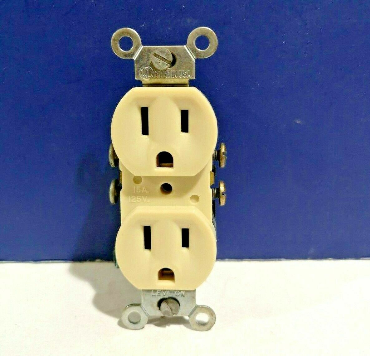 1-PK Leviton IVORY Duplex Receptacle Outlet 15A NEMA 5-15R 125V NEW 5320-I gallery