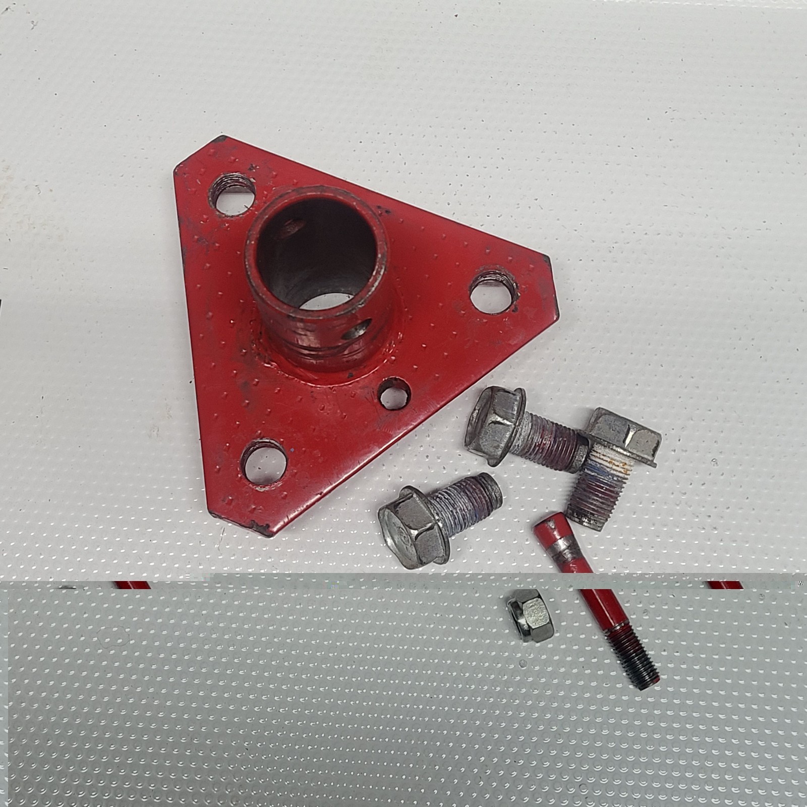 Snapper Right Rear Wheel Hub w/ Wheel Bolts & Center Pin Rear Engine Rider gallery