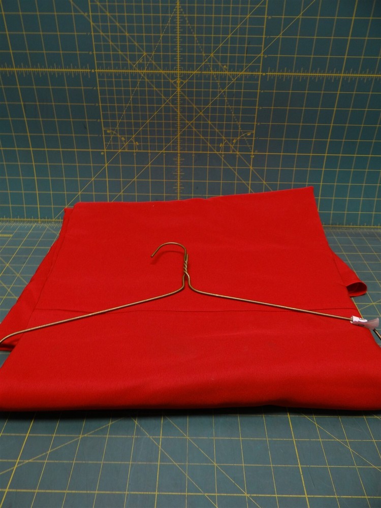 120 Inch Diameter Round Polyester Blend Linen Tablecloth, Red
