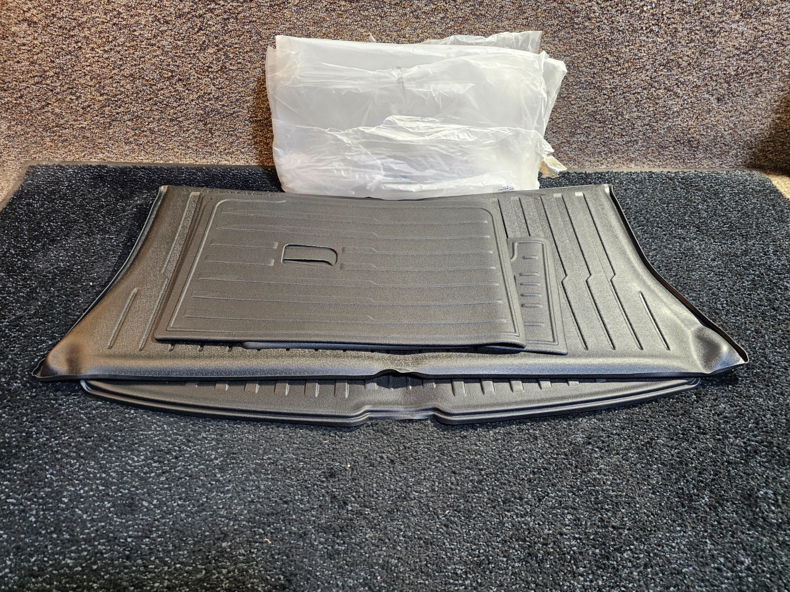Rear Trunk Mat with Backrest Mats For Tesla Model Y Juniper 19-25 5-Seat gallery