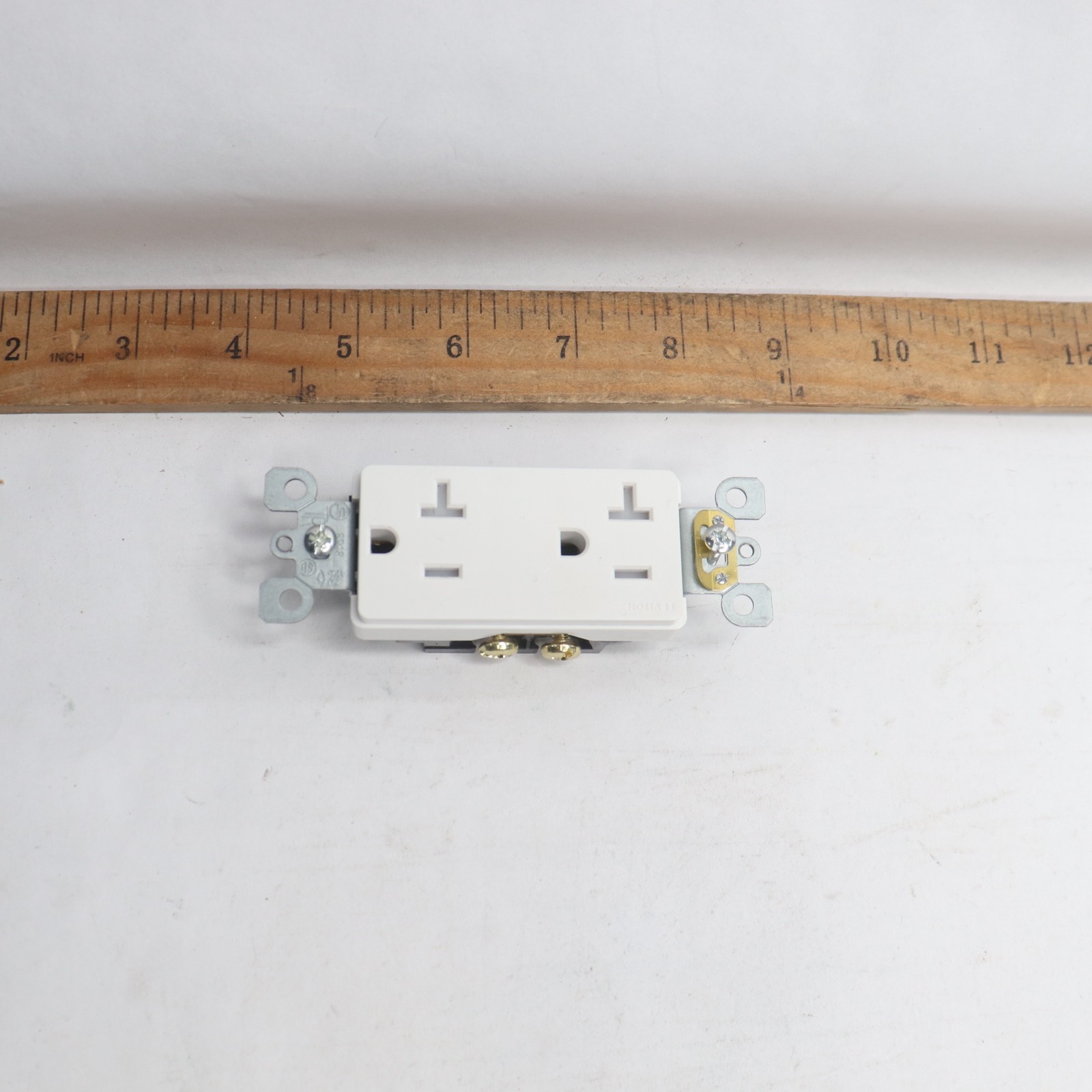 Leviton Decora Tamper Resistant Duplex Receptacle Outlet White 20A 125V T5825 gallery