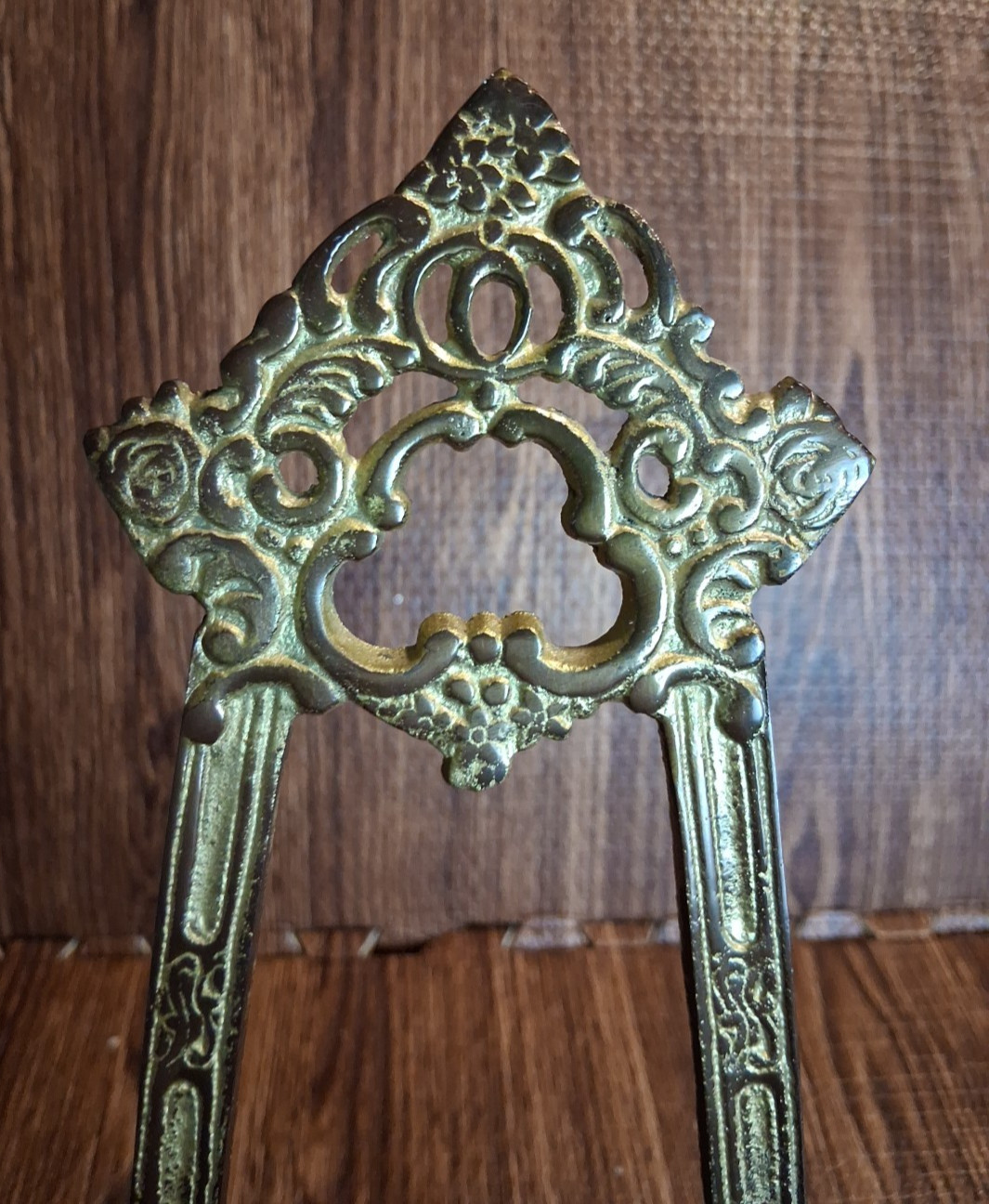 Victorian Style Ornate Cast Brass Display Easel 15" gallery