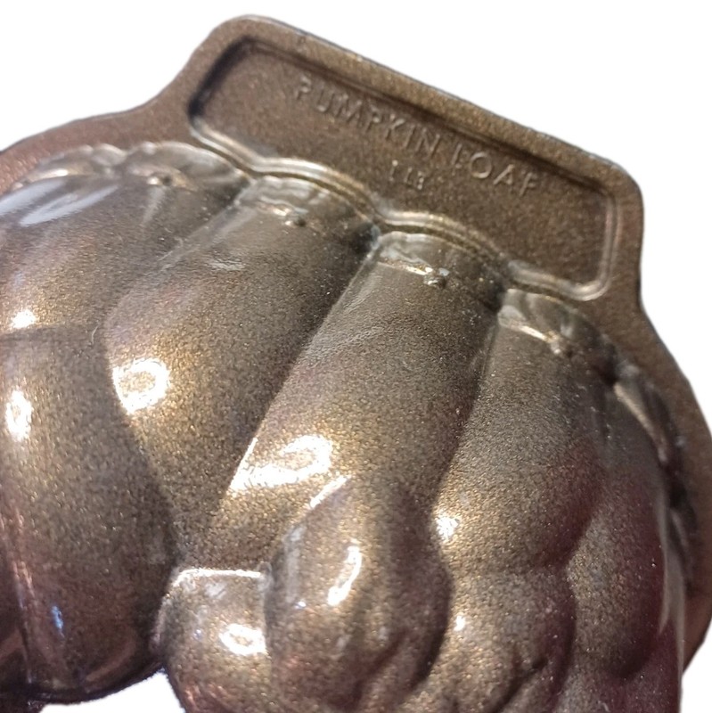 Nordic Ware Pumpkin Loaf Baking Pan EUC gallery