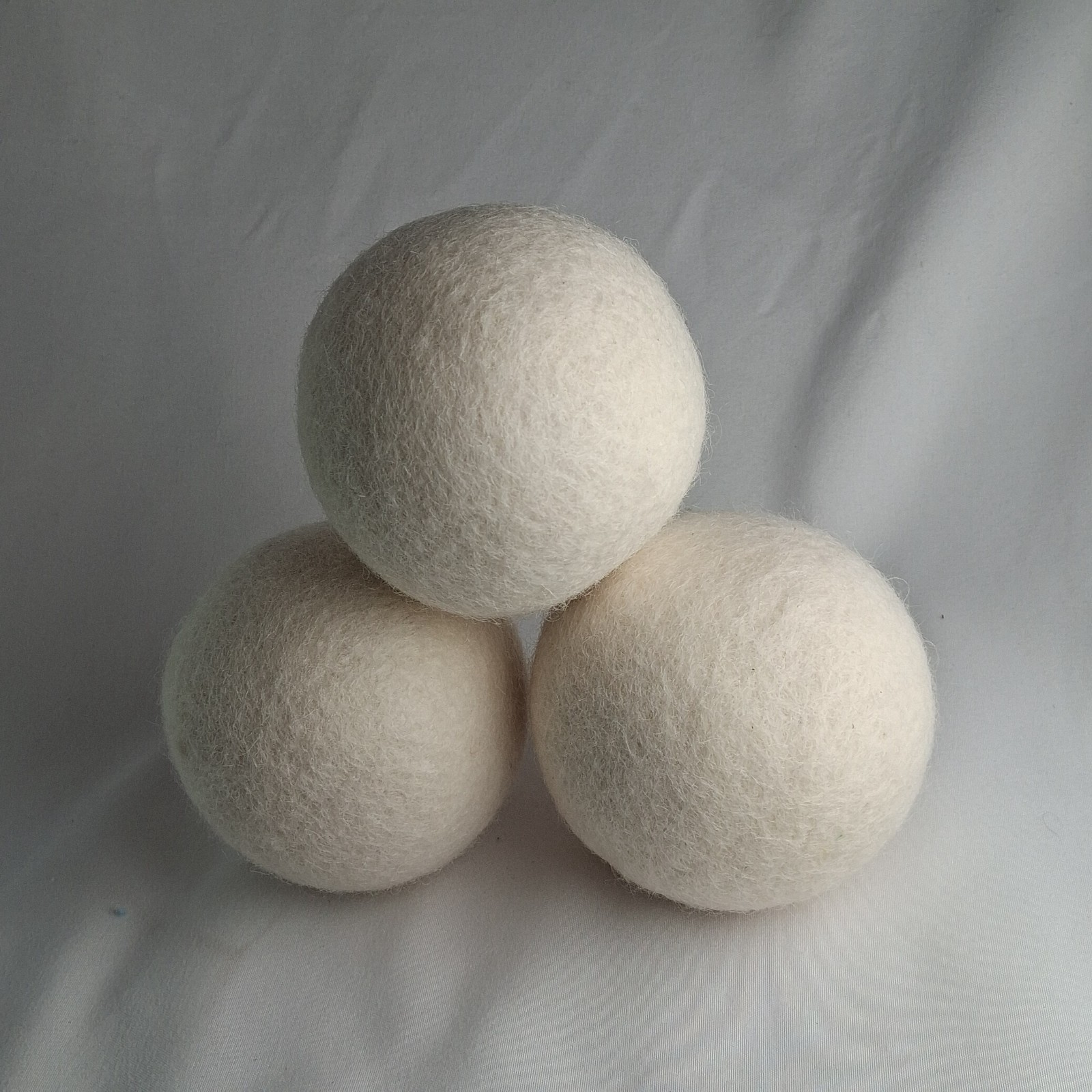 New Norwex Fluff & Tumble Dryer Balls- Set of 3 -100% Hand Spun New Zealand Wool gallery