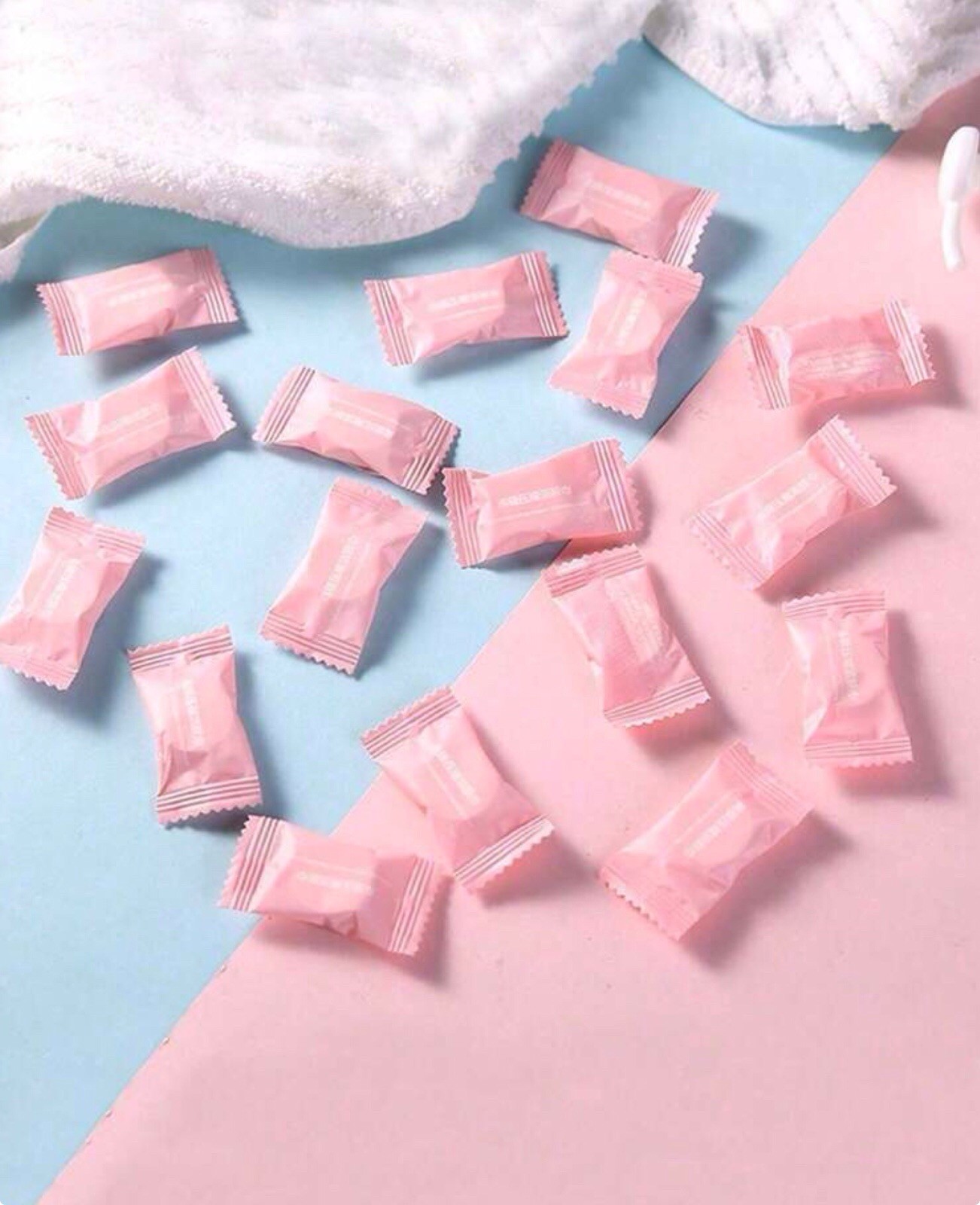 50-Piece Portable Compressed Face Towel Set gallery