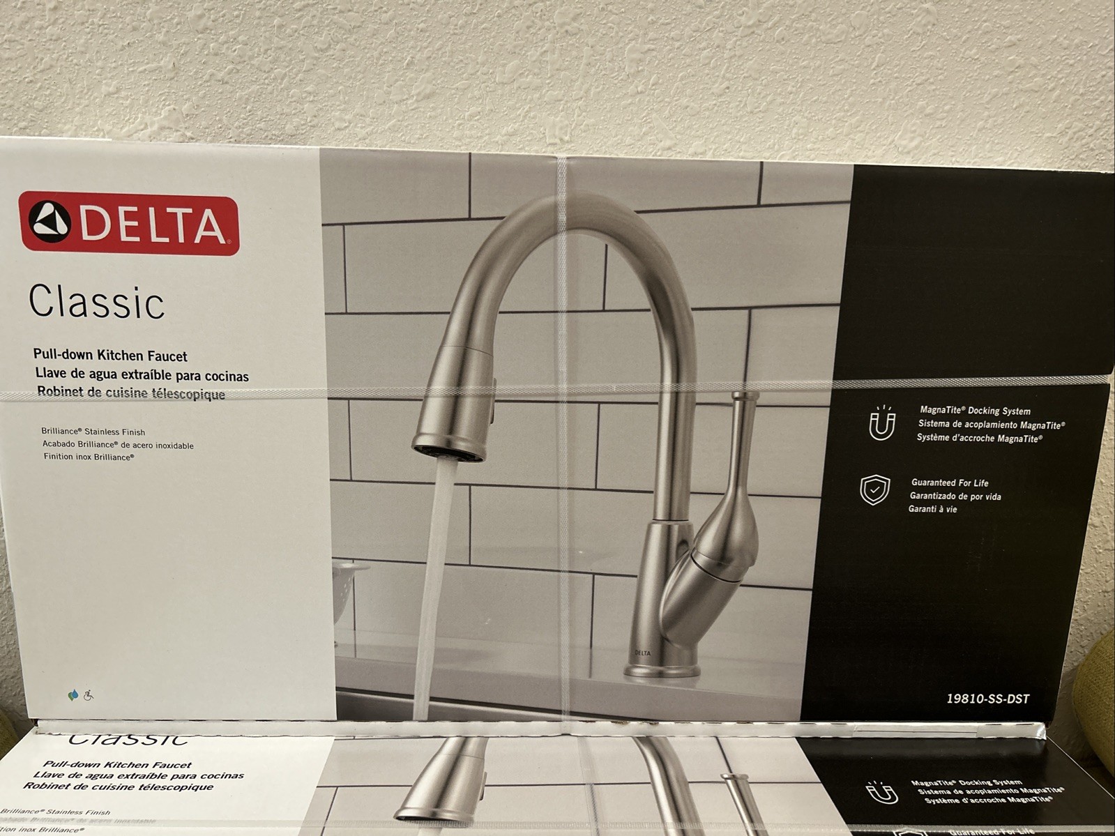 NEW! Delta 19810-SS DST Classic 1 Handle PullDown Kitchen Faucet Stainless steel gallery