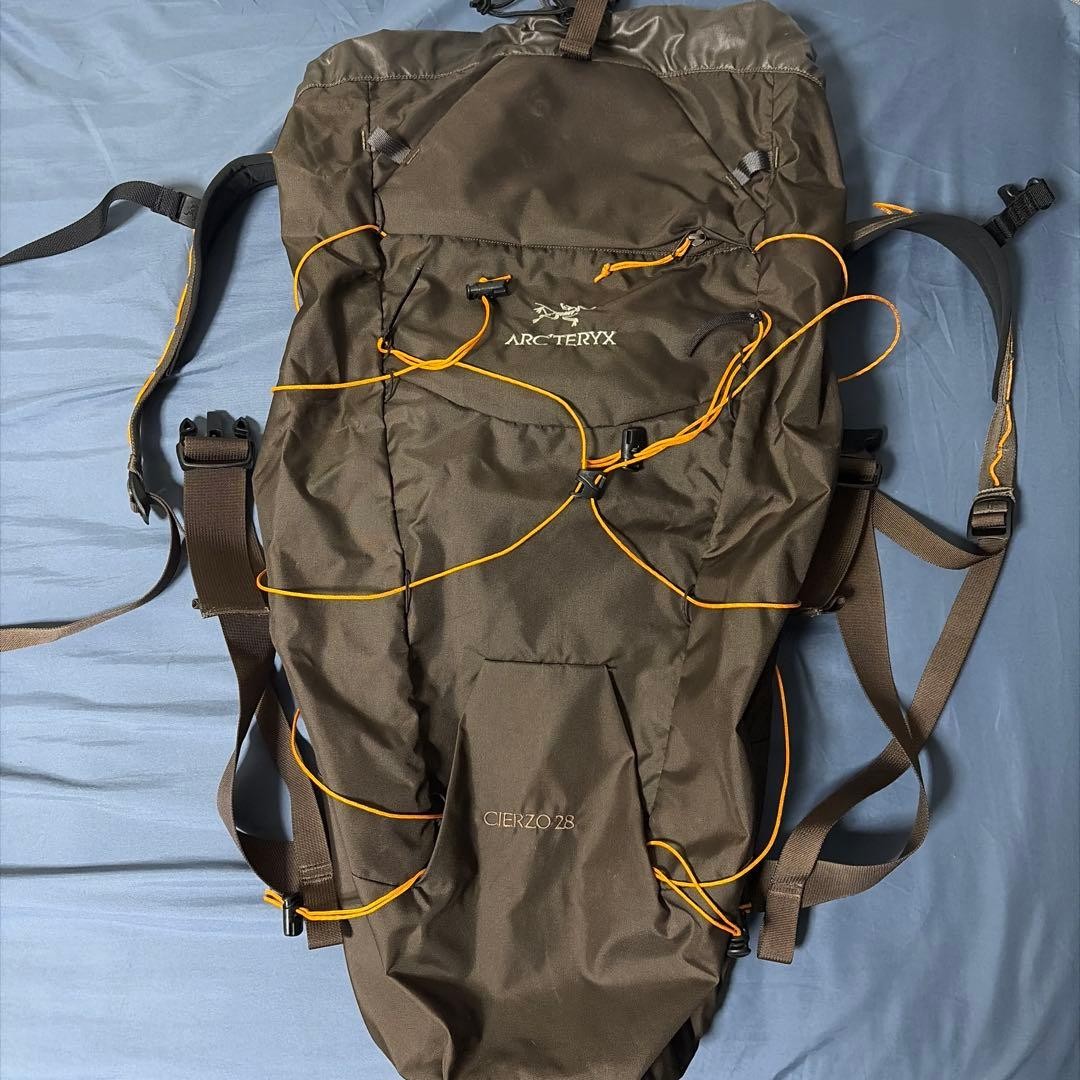 Arc'teryx Cierzo 28L Backpack Lightweight Durable Climbing Hike