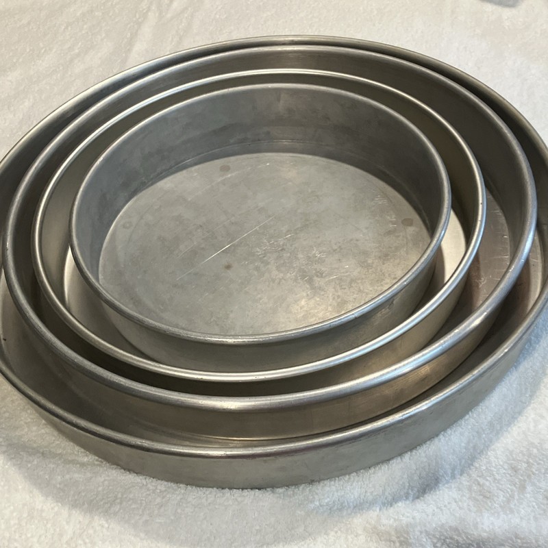 Wilton Magic Line Performance Pans gallery