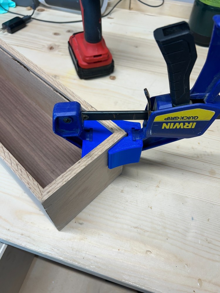 90 degree corner clamp adapter for IRWIN QUICK-GRIP woodworking clamps