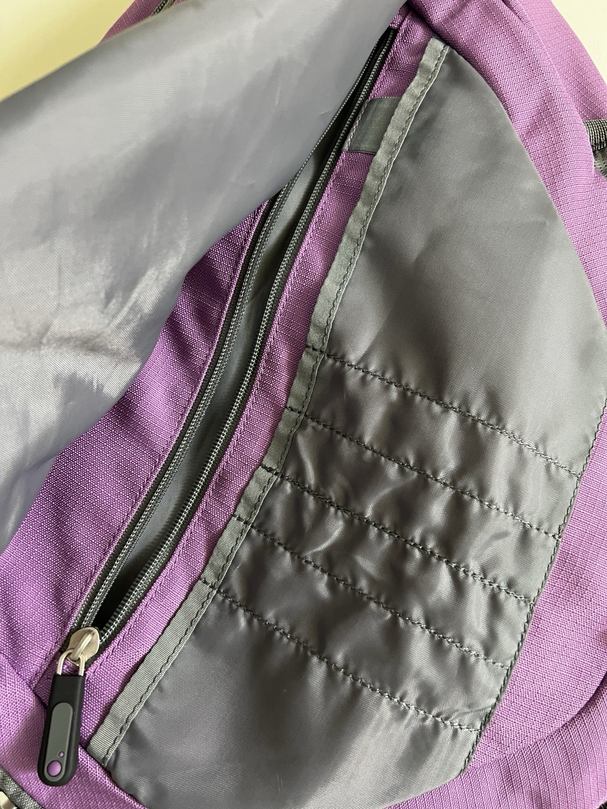 Samsonite SLING Bag Mauve & Gray One Strap Backpack Excellent.  Never Used 4
