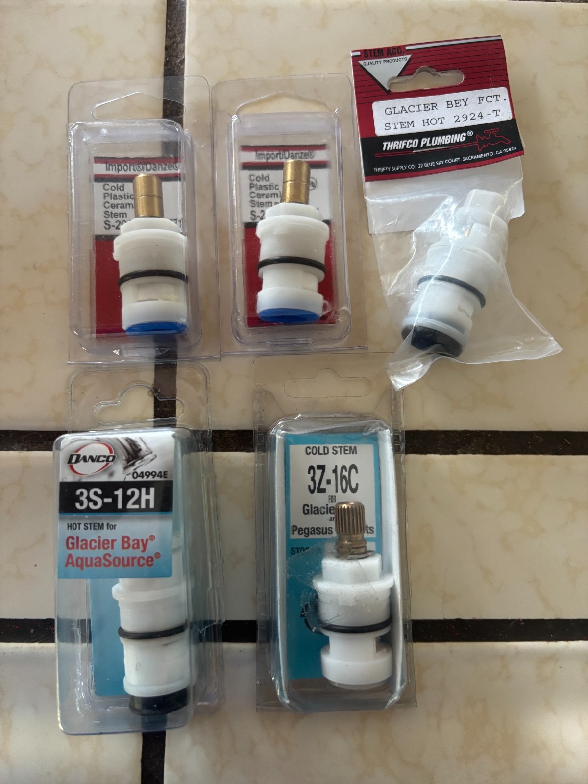 Faucet Cartridges Assorted PFister & Glacier Bay 12 pieces gallery