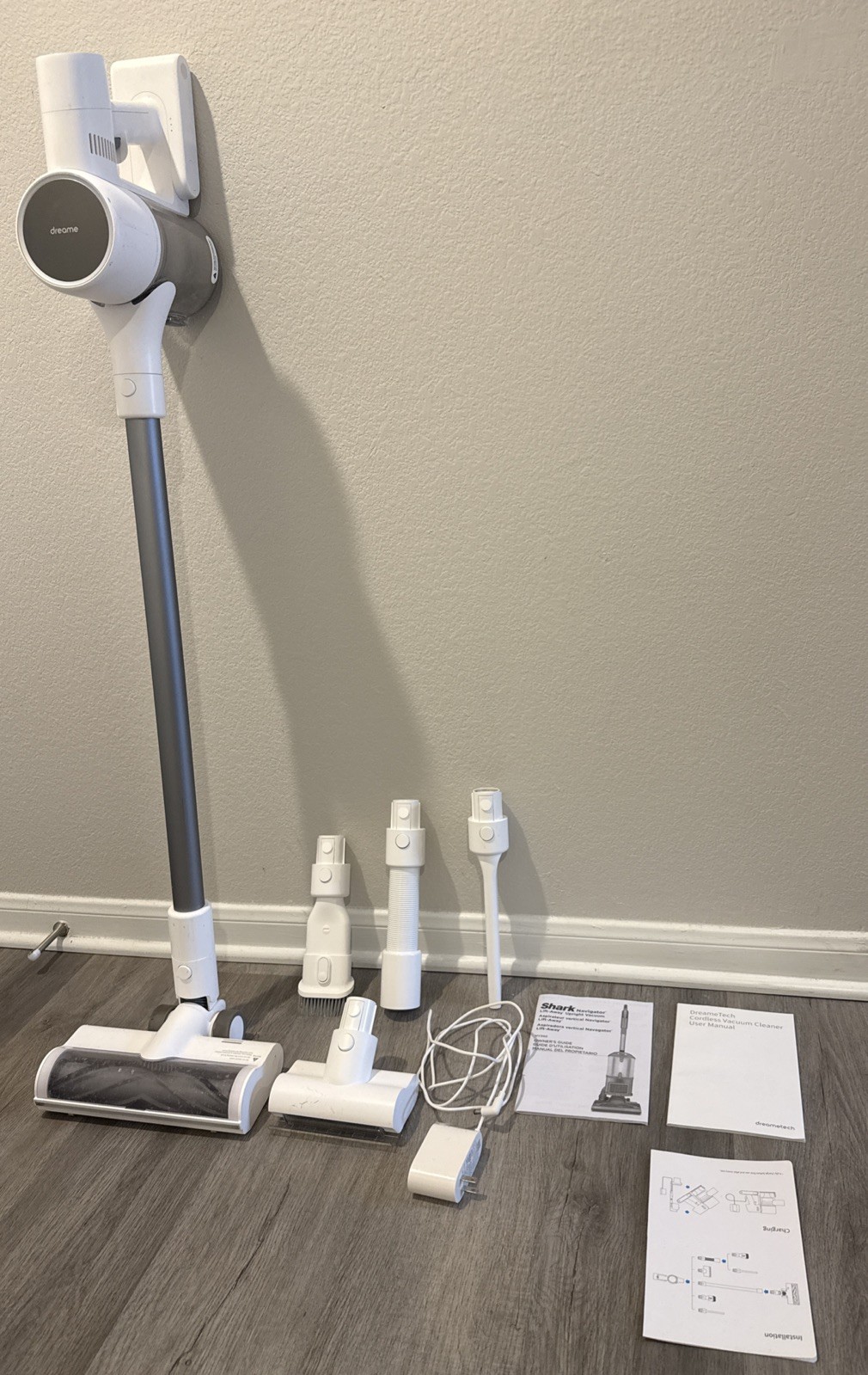 dreame cordless Stick vacuum cleaner model p2010-7s1pw White gallery