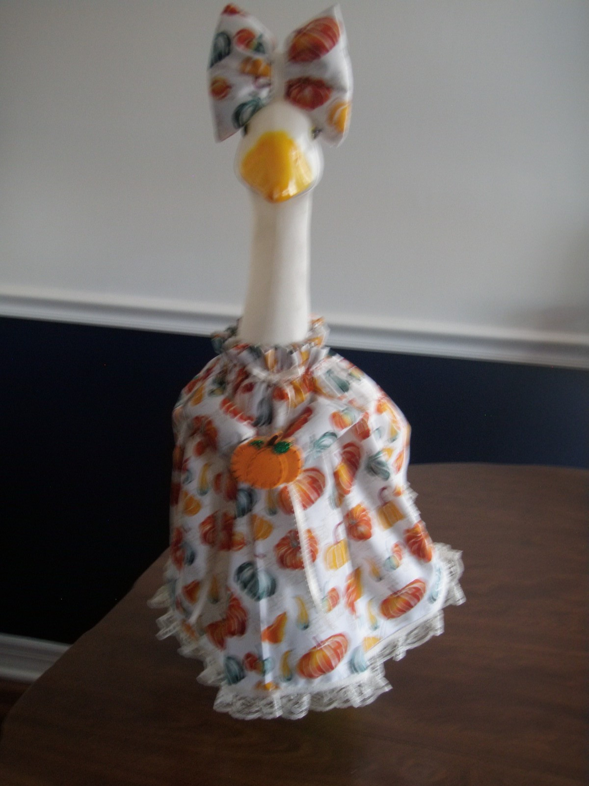 Goose porch outfit - Fall assorted pumpkins w/bow for lg 23-28" goose gallery