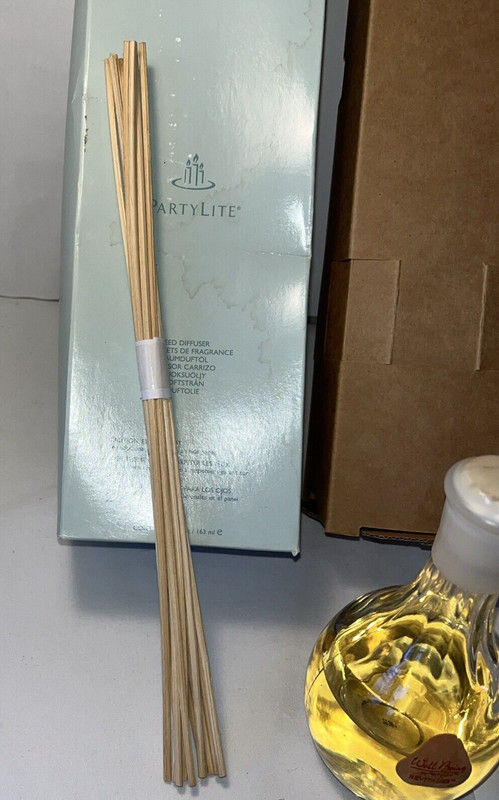 Partylite Revitalized Reed Diffuser Well Being New in Box RD158 22361 gallery